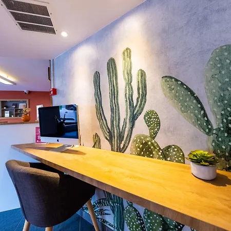 מלון Princes De Catalogne 3*