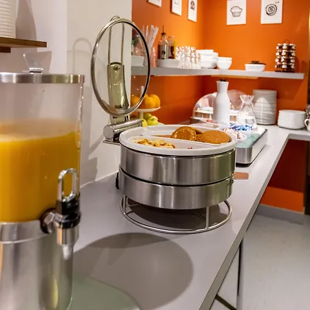 Princes De Catalogne Hotel 3*