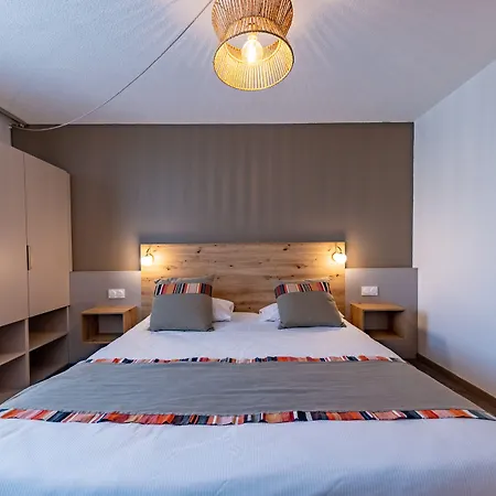 Otel Princes De Catalogne 3*