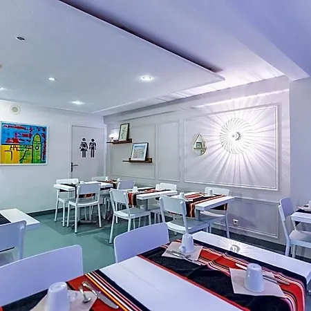 Princes De Catalogne Hotel 3*